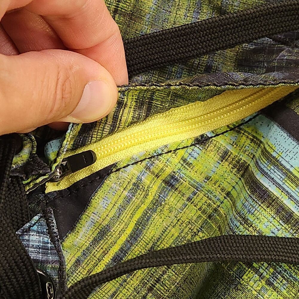 Oakley Hybrid Board Shorts Men's 34 Lime Green Checkered Plaid Cargo Zip 11" - Picture 4 of 6